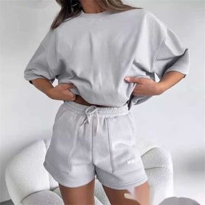 Femmes Chemises Designer 2024 Nouveau Spring Summer Summer White Foxs Shirts Fashionable and Sporty Short à manches à manches 6 Couleurs 843