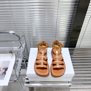 Zomer sandale damesschoenen mode sandalen ontwerper luxurys heren schoen koehide muilezel schuifregelaars leer verstelbare gespliem slippers 2024 nieuwe stijl fabriek loafer