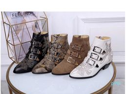 Zapatos de mujer Botines de cuero con tachuelas Piel de oveja de napa real con botas Martin de moda Botas de nieve para escritor