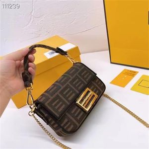 Bolso de hombro para mujer Temperamento Baguette 5A Totes de moda clásicos modernos Bolso de moda Bolso cruzado de lujo Compras Walle276O