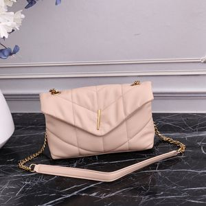 Bolso de almacenamiento de hombro para mujer Bolsos de cadena de bandolera de diseñador Bolso de lujo Accesorios de carta de cuero de vaca Bolsos de mensajero con solapa de cuero genuino de calidad superior