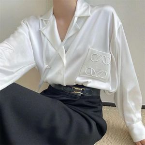 Vrouwen zijden blouses heren ontwerper t -shirts met letters borduurwerk mode lange mouw tee shirts casual tops kleding zwart wit