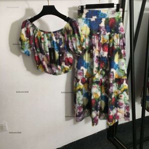 Jupe de jupe de jupe de la jupe Suit femme 2pcs marque mode masse colored fleurs logo jupe à taille haute