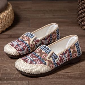 Vrouwen slipper etnisch borduurwerk zomer plat schoen linnen wig doek schoenen zachte zool wandelen oudere sandaal dames slipon muller 240328