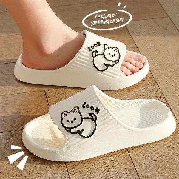Femmes pantoufles de bain épaisses plates-formes non glissantes à la maison pour chats de chat tongs 2023 Sandales de plage d'été glissent les chaussures d'intérieur 240417