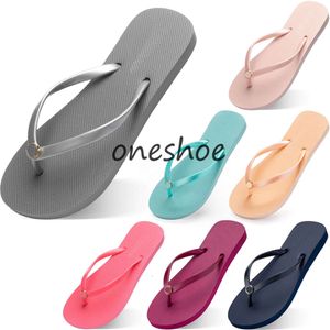 Femmes Pantoufles Mode Tongs Beach Hôtel Intérieur Pantoufle Triple Noir Rose Blanc Citron Vert Gris Marine Femmes Chaussures Quatre-vingt-treize