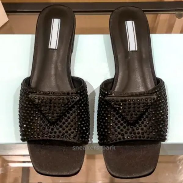 Zapatillas de mujer Zapatos con cristales Sandalias de diapositivas de satén con punta cuadrada Blanco Negro Cristales de plata Zapatillas de diseñador de diapositivas de lujo Sandalia de goma