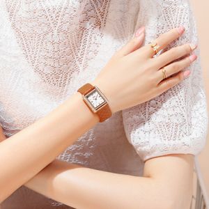 Vrouwen kleine vierkante plaat diamantkorrel kleine geur licht luxe retro temperament alles-in-één waterdichte riem quartz horloge