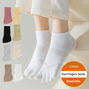 Chaussettes de femmes 1 paire anti-glissement cinq doigts avec une couleur de coton séparée de couleur unie à la cheville à basse coupe
