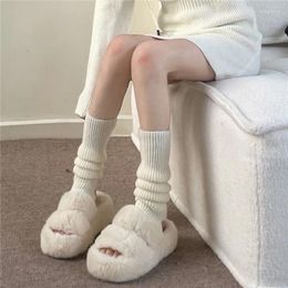 Femmes chaussettes 1 paires d'hiver automne tricoté jk japonais style coréen de style coréen solide velat blanc pantalon serré de mode lâche