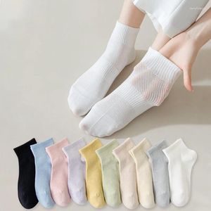 Chaussettes de femmes 10 paires / lot en maille ventilation couleur coton tube milieu élargit les bas à haute résilience pour la taille pour