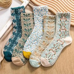 Chaussettes Vintage Harajuku rétro pour femmes, 1 paire, broderie rétro, japonais Kawaii, mignon ethnique Lolita en dentelle, fleur, mode d'équipage