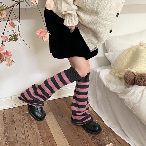 Calcetines de mujer 2023 coreano Rosa Punk rayado japonés puños de bota esparcidor de punto gótico JK Harajuku Cable largo acampanado