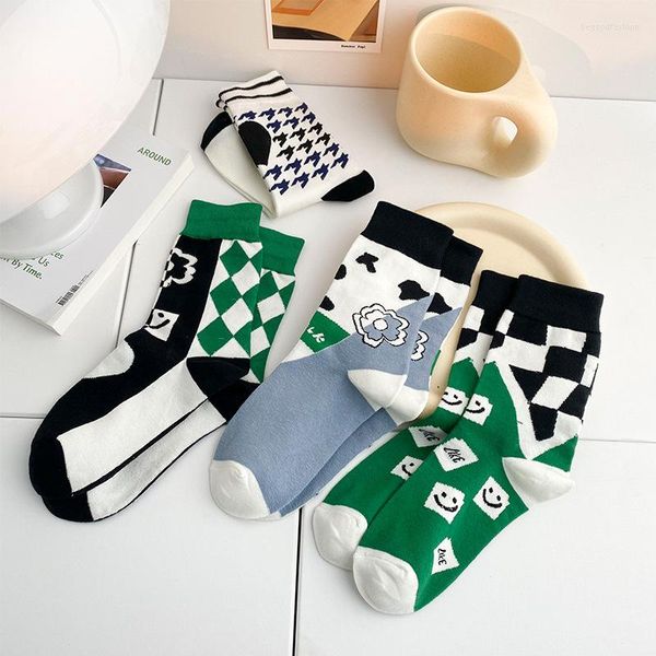 Femmes chaussettes 2023 amour femmes mignon Kawaii vert femme vêtements Harajuku Jacquard loisirs respirant bas sport coton sous-vêtements