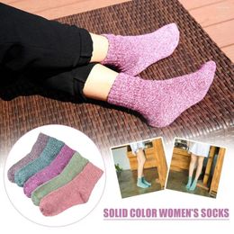 Femmes chaussettes 2024 Winter Cashmere laine décontractée japonais solide socque plus épaisse couleur Girls Crew Thermal Fashion War S2H1