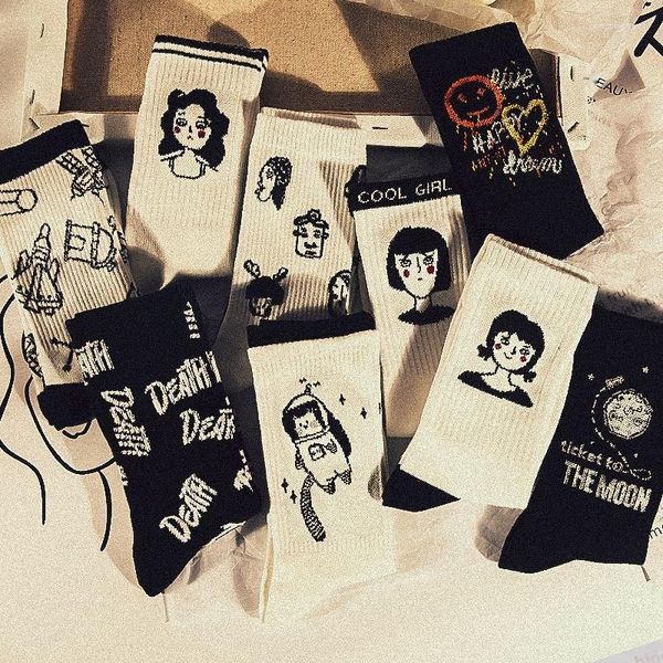 Calcetines de mujer 4 pares negro blanco deportes lindo algodón JK Kawaii Lolita dibujos animados largo Cool Hiphop alto