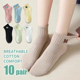 Vrouwen sokken 5 paren multicolour set solide kleur middelgrote buis voor dames eenvoudige stijl comfortabel ademende meidbriefpatroon