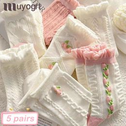 Calcetines de algodón para mujer, 5 pares, sencillos, blancos, versátiles, con flores pequeñas, de tubo medio, Kawaii Harajuku Jk Lolita