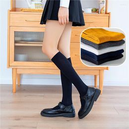 Femmes chaussettes automne et hiver coton peigné à fines rayures tuyau moyen des femmes japonais rétro étudiants jambe genou haut polyvalent Stocki