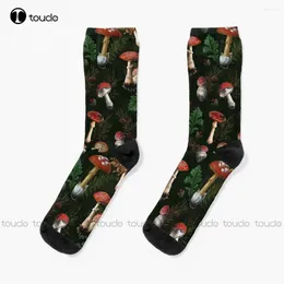 Femmes chaussettes beau royaume de champignon noir Vintage motif de fleur de haute qualité mignon élégant belle Kawaii dessin animé doux coton chaussette