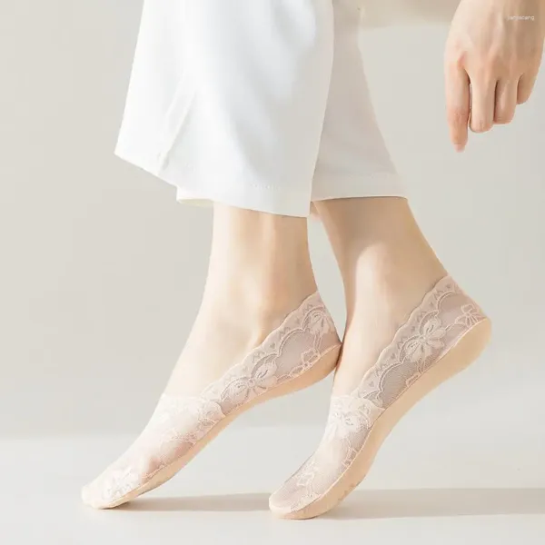 Chaussettes de femmes en mailles respirantes en maille peu profonde élastique de fleur de fleur élastique Hosiery Ultra-mince invisible Lowers à talons hauts à talon