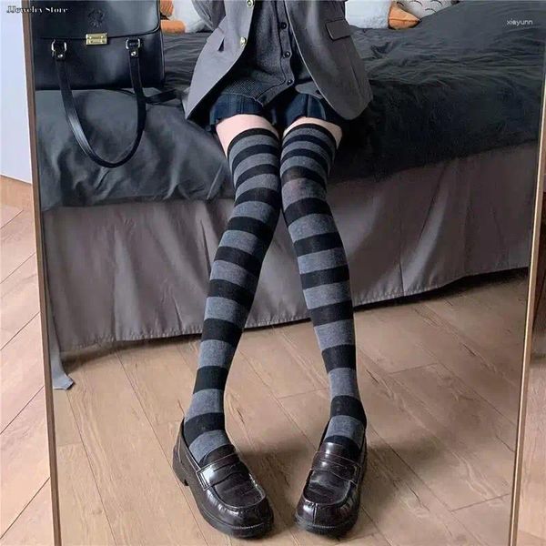 Chaussettes japonaises à rayures de couleur pour femmes, au-dessus du genou, Sexy, longues, Slim, noir, blanc, bonneterie, cuisses hautes