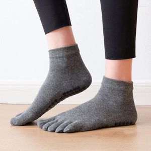 Chaussettes de femmes coton cinq doigts yoga mode masculin à bout ouvert du bateau à orteil respirant invisible à la cheville à coupe basse courte