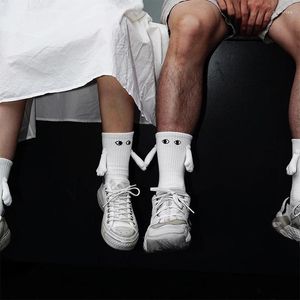 Chaussettes magnétiques pour femmes et hommes, mignonnes poupées à main, respirantes, confortables, pour hommes, joli tube central, sport blanc