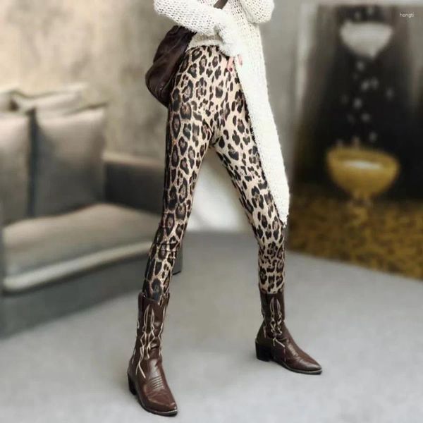 Chaussettes féminines Leggings européens et américains pour porter 2024 Milk Silk à taille haute pantalon de yoga à imprimé léopard