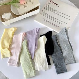 Chaussettes en coton pour femmes, mode solide, longues jambes amples, rayures fines, Streetwear pour filles