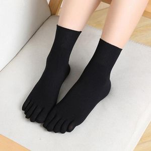 Chaussettes de femmes mode cinq doigts chaussettes côtelées orteil de tube central décontracté