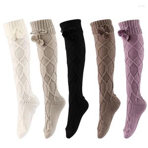 Chaussettes de femmes base féminine dames coloride à couleurs solides tube long pour l'automne hiver noir / blanc / violet / gris foncé / gris clair