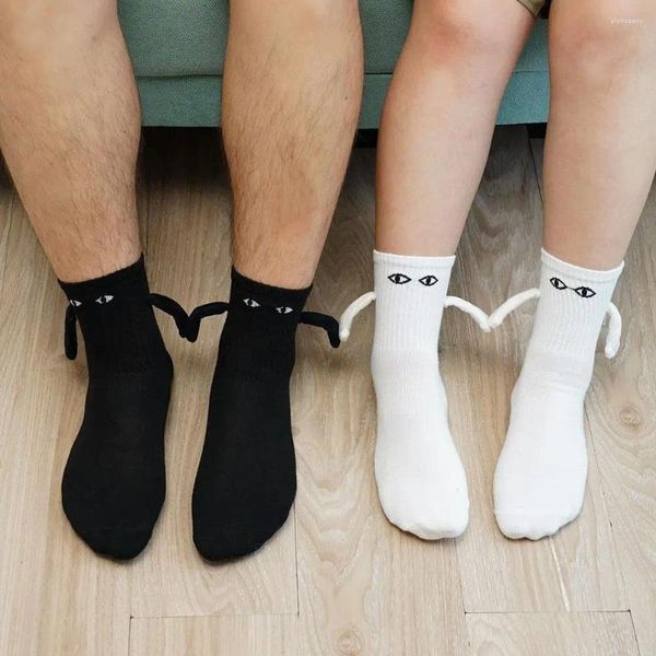 Chaussettes drôles de Couple tenant la main pour hommes, yeux de dessin animé, Tube moyen court, sport d'été, doux, respirants et confortables