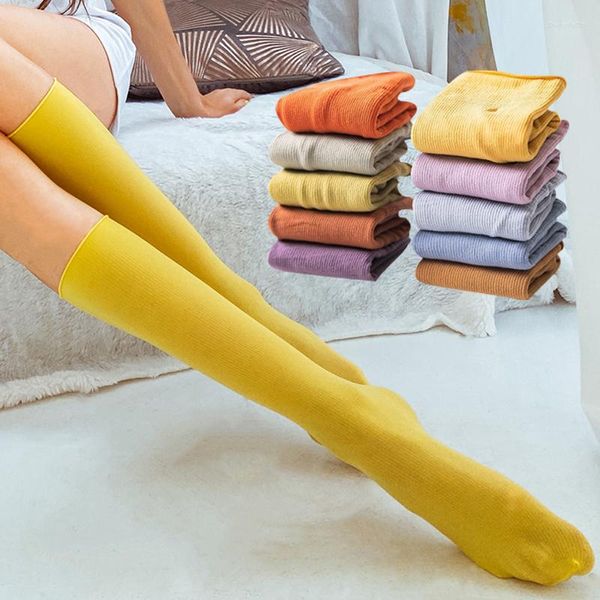 Chaussettes longues pour femmes et filles, cadeaux de noël amusants, bas élastiques, couleurs noires, doux et mignons, mode genou