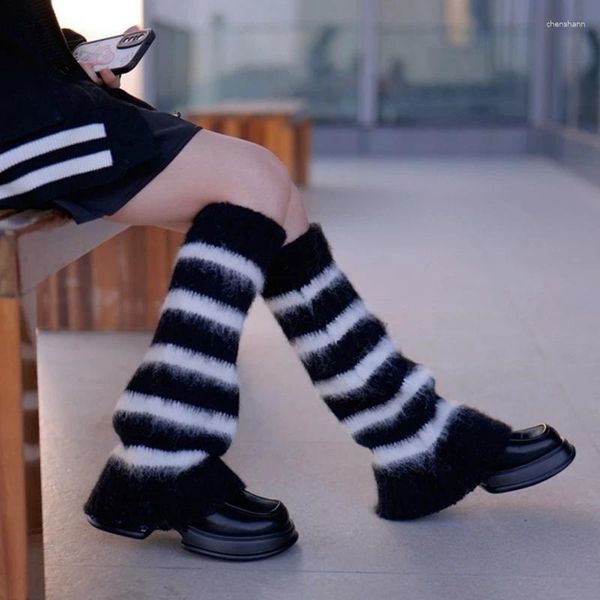 Calcetines de mujer Harajuku calentador de piernas invierno cálido Colorblock rayas cubierta peluda dobladillo acampanado suelto tubo alto pantorrilla para