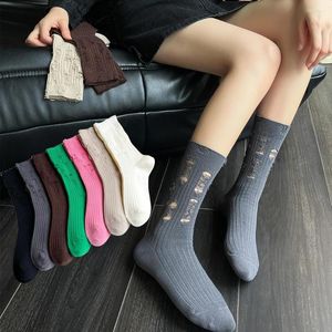 Femmes chaussettes trou femmes printemps et automne section mince filet rouge tendance dans le tube personnalité mendiant couleur unie bas Ins