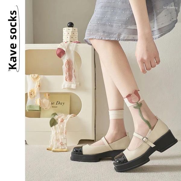 Chaussettes de femmes Kave Summer Sweet Glow Flower Women's Middle Tube Brewable Crystal Silk Wholesale Ins Trend Card Stockings