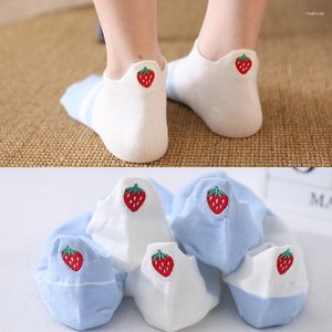 Femmes chaussettes Kawaii broderie fraise beau coton frais littéraire drôle bleu clair blanc rayé cheville Sokken livraison directe