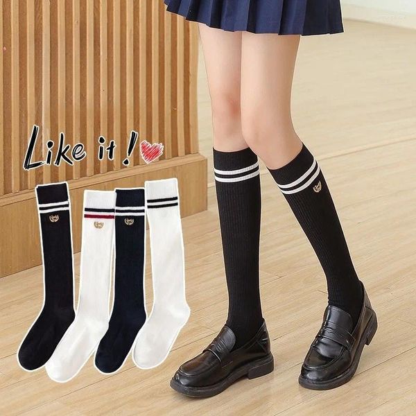 Femmes de style coréen Student de style collégial Knee High Women's Middle Stockings Japonais filles JK Girls Black and White Striped Longueur