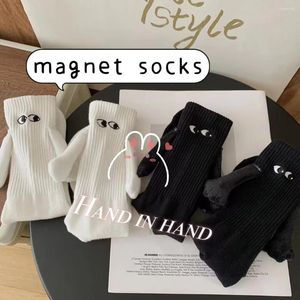 Chaussettes magnétiques pour femmes, main en Couple, été, drôle, créatif, mi-tube, noir, blanc, yeux de dessin animé, personnalisés, longs