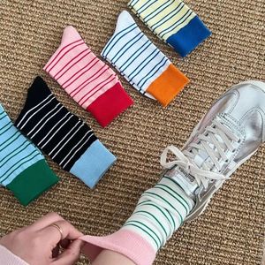 Chaussettes pour femmes mi-long girls pliant dopamine Color Color Cotton chaussette de coton de printemps d'été