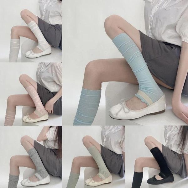 Chaussettes pour femmes sur le mollet long des garnitures à volants douces et les bas de jambe de jambe pour fille