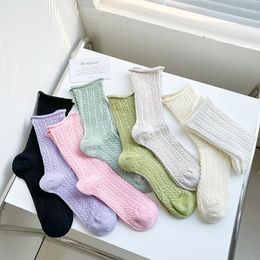 Vrouwen sokken pure kleur veer mid-buis twist geweven patroon schattig krullende gestapelde zoete all-match kawaii katoen