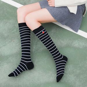 Vrouwen sokken puur katoen gestreepte over-de-knie dames Koreaanse college stijl knielange all-match love cartoon kousen
