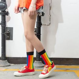 Femmes chaussettes rétro Harajuku arc-en-ciel drôle coton rayé longue chaussette couleur bonbon Calcetines bonneterie bas Sox