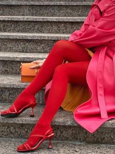 Femmes chaussettes sexy rouges ultrathin solides et slims minces