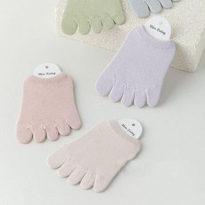 Chaussettes pour femmes, couleur unie, demi-paume, semelles intérieures en maille élastiques, soins des pieds, séparateur d'orteils, cinq doigts