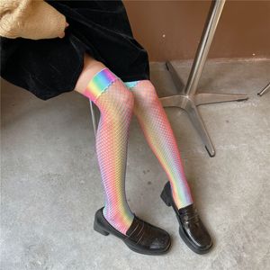 Femmes chaussettes été filles mode maille femmes chaussettes Sexy évider coloré résille bas vente chaude Nylon genou-haut cuisse femme chaussette