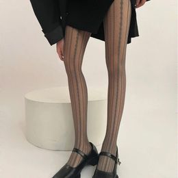 Chaussettes de femmes Été mince creux outre collants de femmes Géométrie Rhombus verticaux Stripes Lolita Tie Sexy Retro Nylon Coll
