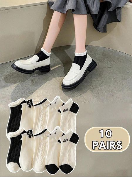 Chaussettes de femmes dix paires de versions coréennes pour femmes en dentelle rouge blanc respirant en dentelle d'été noir et papillon